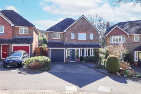 Jessett Drive, Fleet GU52 4 bed detached house for sale