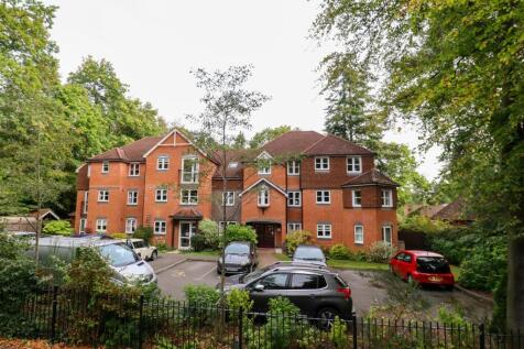 Branksomewood Road, Fleet GU51 1 bed apartment for sale