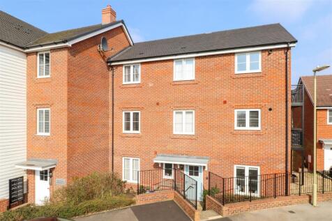 Newton Drive, Church Crookham GU52 2 bed maisonette for sale
