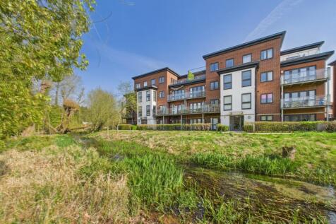 Sheraton Court, Bartlett Crescent... 2 bed apartment for sale