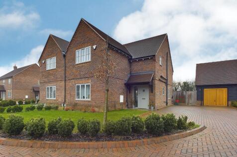 Sportsmans Way, Longwick, Princes... 3 bed semi