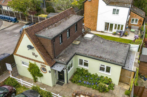 Station Road, Marlow, Buckinghamshire 4 bed detached house for sale