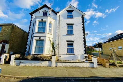 Osborne Road, East Cowes, Isle of Wight 4 bed semi