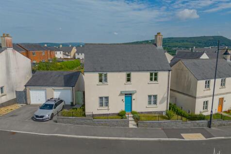 Heathland Way, Llandarcy, Neath 4 bed detached house for sale