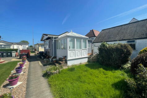 2 bedroom detached bungalow for sale