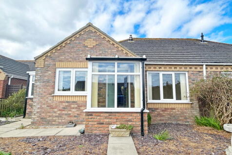 2 bedroom semi-detached bungalow for sale