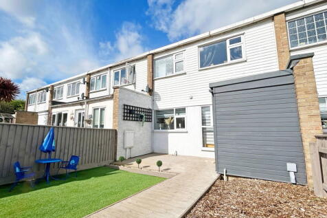 Gloucester Close, Skegness... 2 bed terraced house for sale