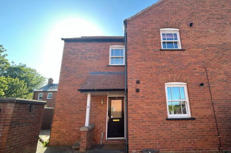 Pooles Lane, Spilsby, Lincolnshire... 2 bed maisonette for sale