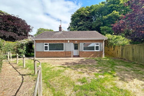 Lincoln Road, Skegness, Lincolnshire... 2 bed detached bungalow for sale
