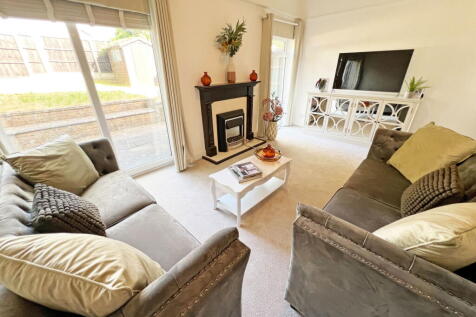 Beechfield Close, Great Glen... 4 bed detached house for sale