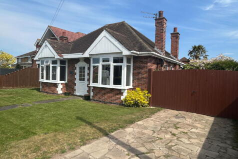Fair Acres, Beacon Way, Skegness... 3 bed detached bungalow for sale