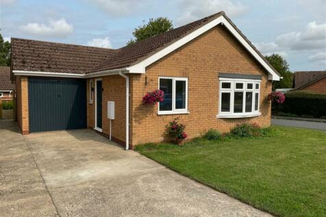 2 bedroom detached bungalow for sale