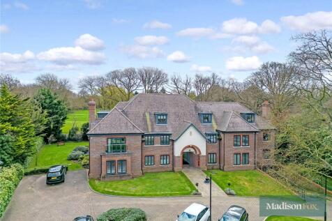High Road, Essex IG7 2 bed apartment for sale