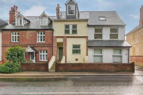 London Road, Wokingham, RG40 1YA 3 bed flat for sale