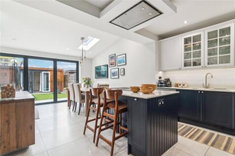 Kings Farm Avenue, Richmond, TW10 3 bed end of terrace house for sale