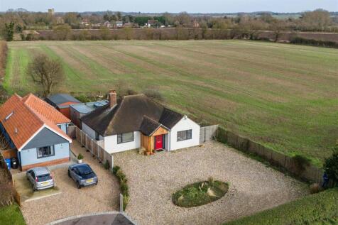 91 Folly Road, Great Waldingfield... 3 bed detached bungalow for sale