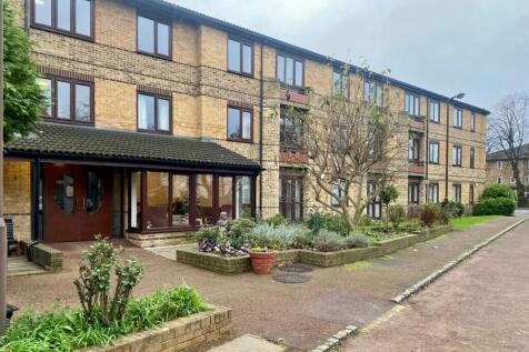 56 Cambridge Road, London, ., E11 2PS 1 bed retirement property for sale
