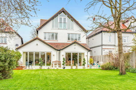 5 bedroom detached house for sale