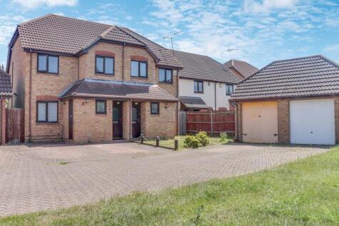 Shillingstone, Shoeburyness SS3 3 bed semi