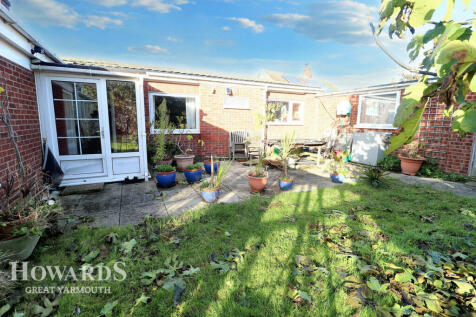 3 bedroom detached bungalow for sale