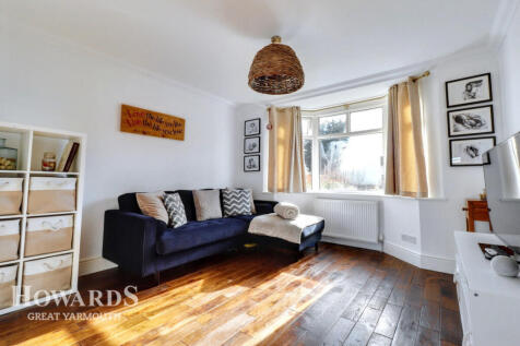 Hawkins Avenue, Great Yarmouth 3 bed semi