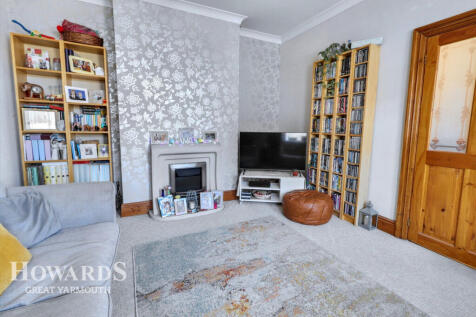 Harley Road, Great Yarmouth 4 bed terraced house for sale