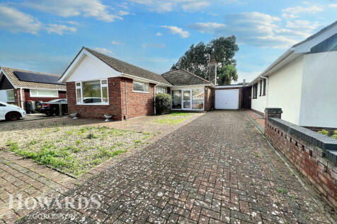 2 bedroom detached bungalow for sale