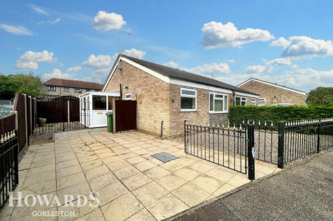 2 bedroom semi-detached bungalow for sale