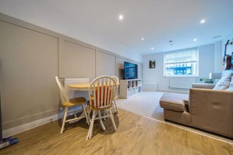Liberty House, Bessemer Road, Welwyn... 2 bed flat for sale