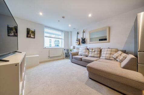 Liberty House, Bessemer Road, Welwyn... 2 bed apartment for sale
