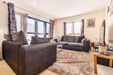 2 bedroom ground floor flat for sale