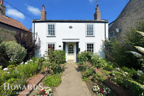 The Street, Earsham 2 bed detached house for sale