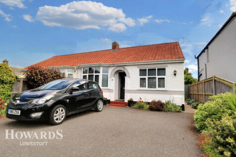 2 bedroom semi-detached bungalow for sale