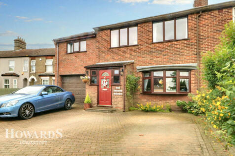 5 bedroom semi-detached house for sale