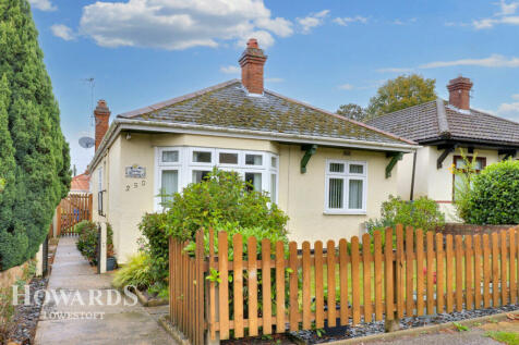 3 bedroom semi-detached bungalow for sale