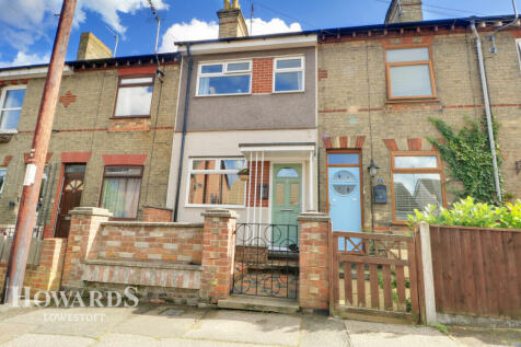 3 bedroom terraced house for sale