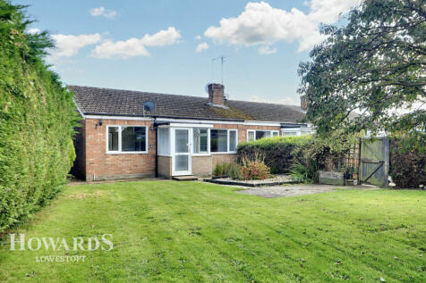 2 bedroom semi-detached bungalow for sale