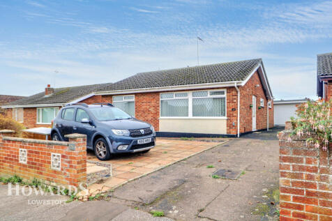 Broad Road, Oulton Broad 3 bed detached bungalow for sale