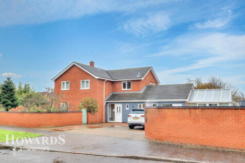 5 bedroom detached house for sale