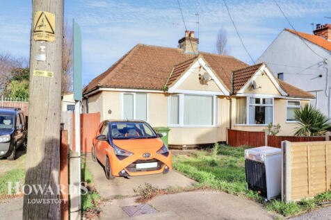 2 bedroom semi-detached bungalow for sale