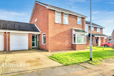 Yarrow Drive, Lowestoft 4 bed detached house for sale