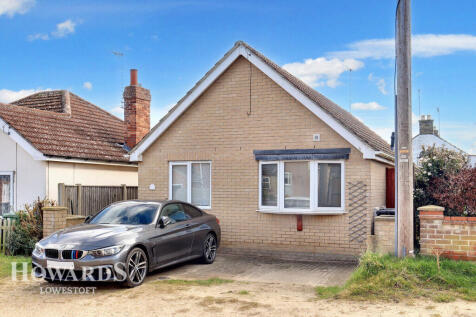 Flora Road, Lowestoft 2 bed detached bungalow for sale