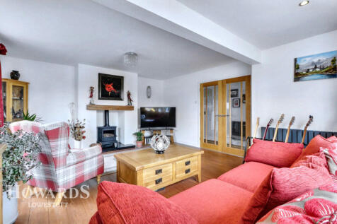 Gunton St Peters Avenue, Lowestoft 3 bed detached bungalow for sale
