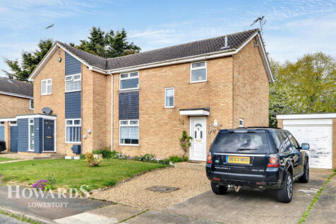 3 bedroom semi-detached house for sale