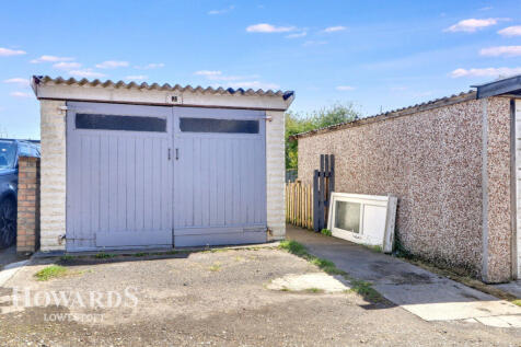 Elizabeth Terrace, London Road, Gisleham 2 bed terraced house for sale