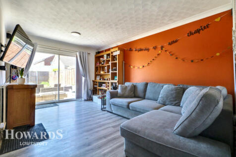 2 bedroom semi-detached bungalow for sale