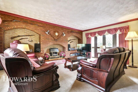Oulton Street, Oulton 4 bed detached house for sale