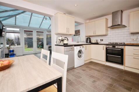Rowland Way, Buckinghamshire HP19 3 bed terraced house for sale