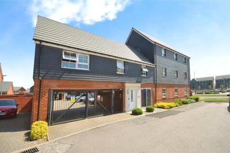 Foxtail Close, Aylesbury HP22 2 bed semi