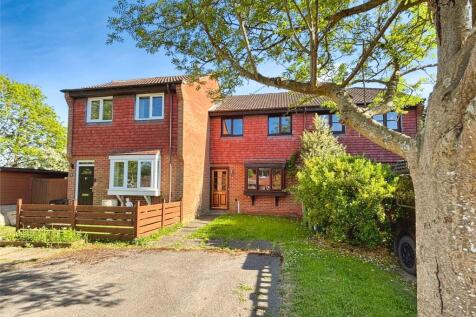 Brook Close, Aylesbury HP18 3 bed terraced house for sale